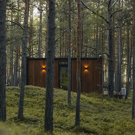 Oeoed Hoetels Lohusalu Leida & Enno *